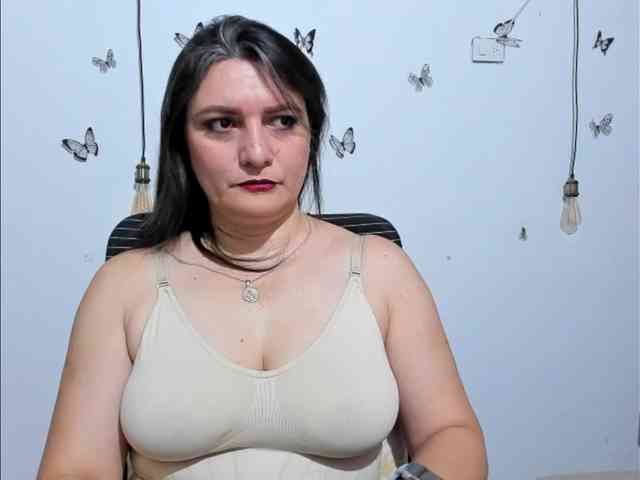 Amie-Adams82 webcam