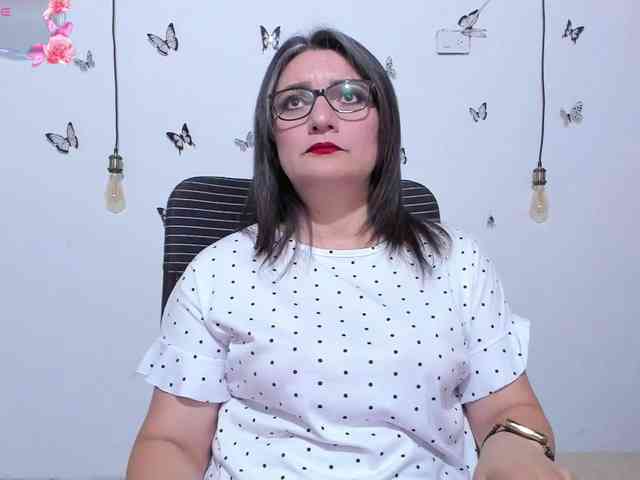Amie-Adams82 webcam
