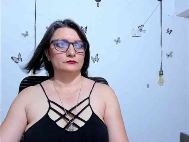 Amie-Adams82 webcam