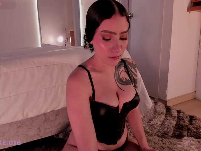 Lexie-red live cam on BongaCams