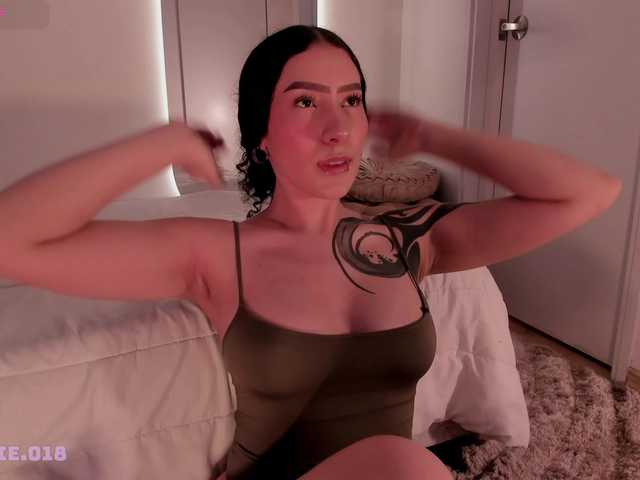 Lexie-red live cam on BongaCams