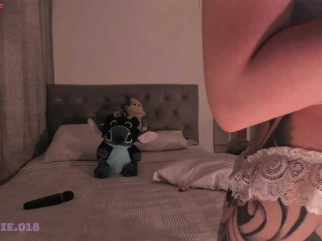 Lexie-red live cam on BongaCams