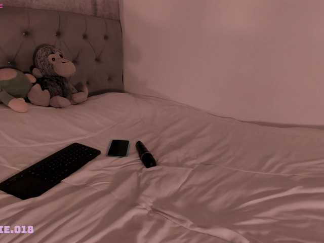 Lexie-red live cam on BongaCams