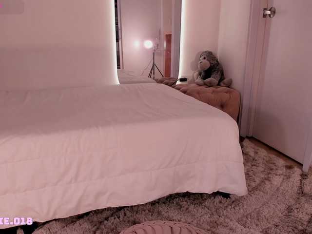 Lexie-red live cam on BongaCams