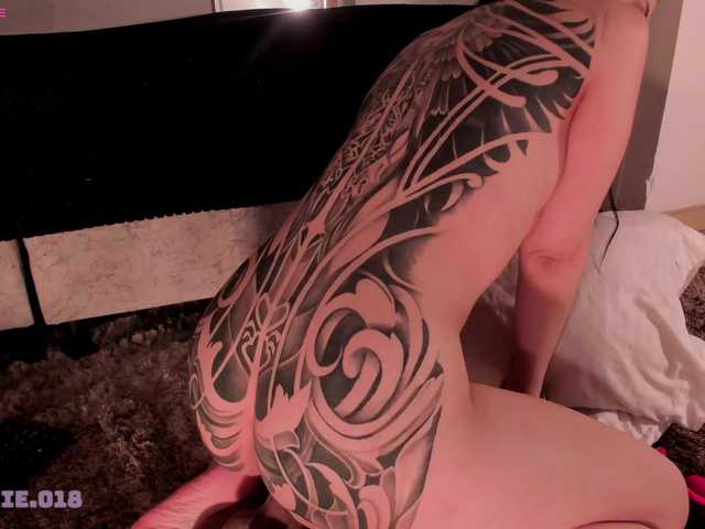 Lexie-red live cam on BongaCams