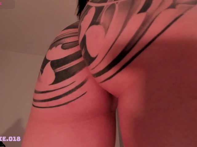 Lexie-red