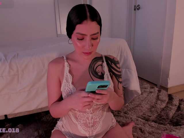 Lexie-red live cam on BongaCams