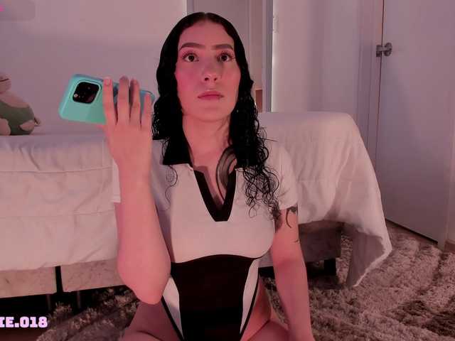 Lexie-red live cam on BongaCams