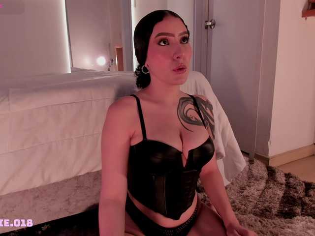 Lexie-red live cam on BongaCams