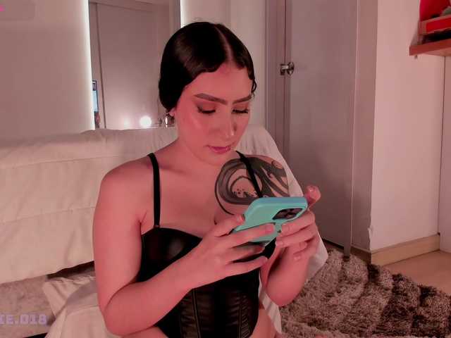 Lexie-red live cam on BongaCams