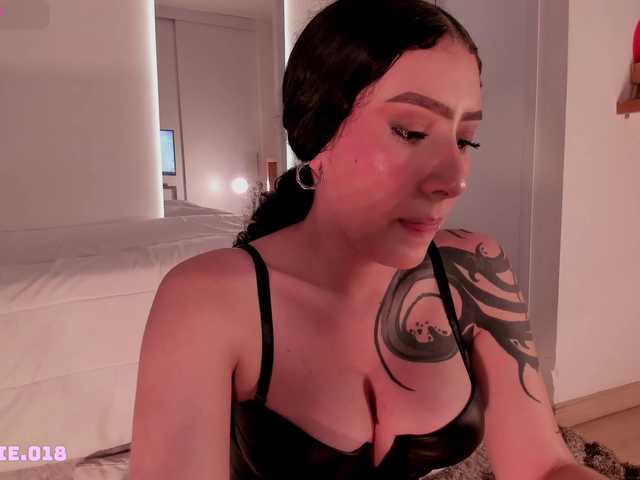 Lexie-red