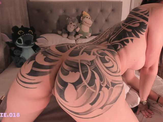 Lexie-red live cam on BongaCams