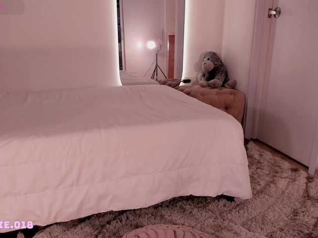 Lexie-red live cam on BongaCams