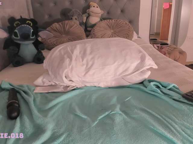 Lexie-red live cam on BongaCams
