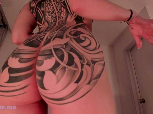 Lexie-red live cam on BongaCams