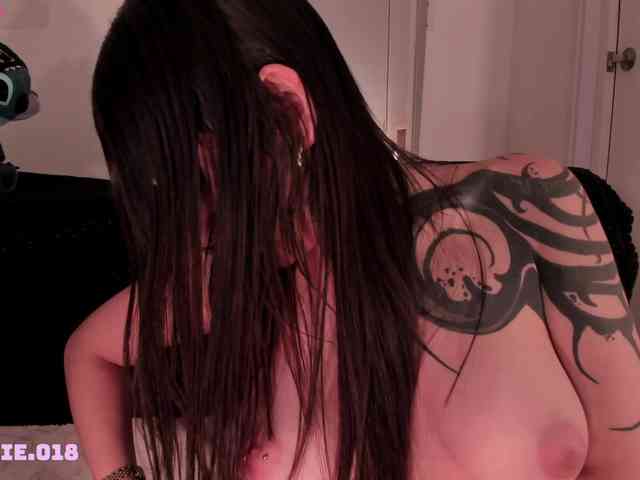 Lexie-red Lexie-red