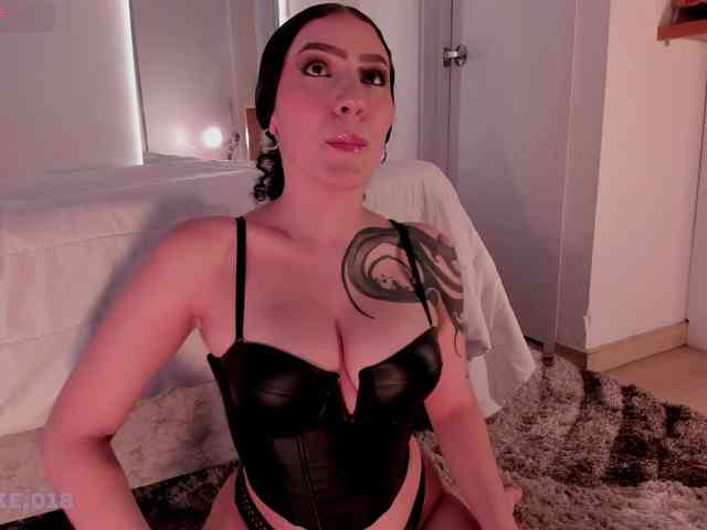 Lexie-red