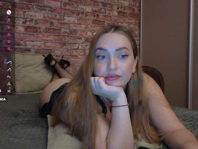 -A-L-I-C-E- live webcam show