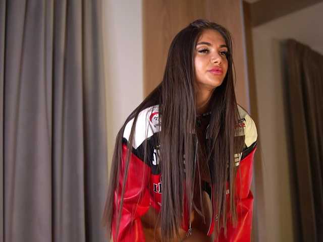 VanesaSimon live cam on BongaCams