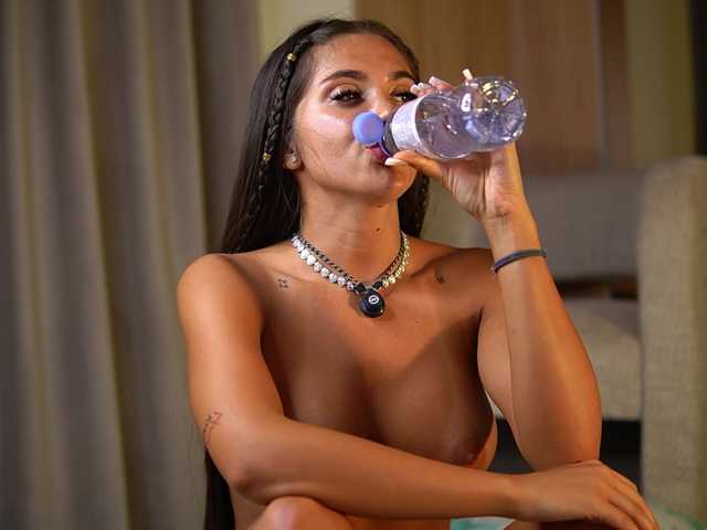 VanesaSimon live cam on BongaCams