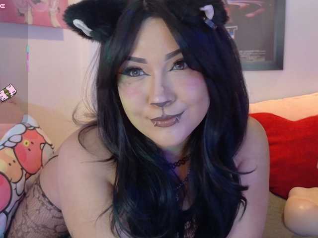 valkiriamoore live cam on BongaCams
