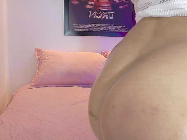 valkiriamoore live cam on BongaCams