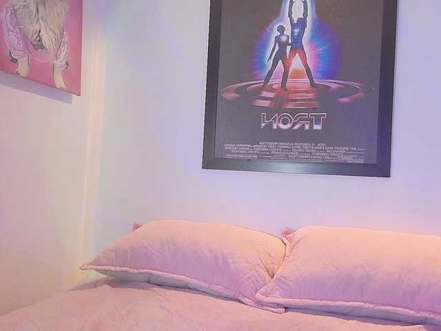 valkiriamoore live cam on BongaCams