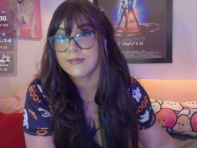 valkiriamoore live cam on BongaCams