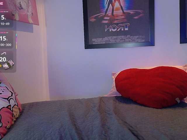 valkiriamoore live cam on BongaCams