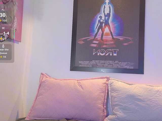 valkiriamoore live cam on BongaCams