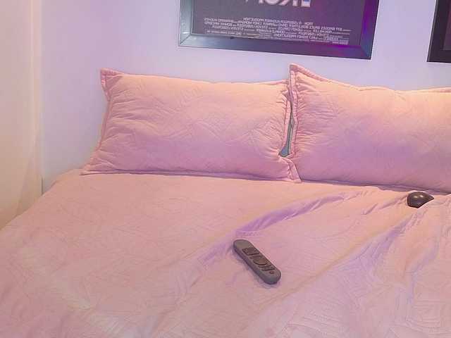 valkiriamoore live cam on BongaCams