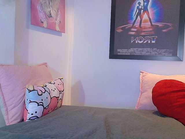 valkiriamoore live cam on BongaCams