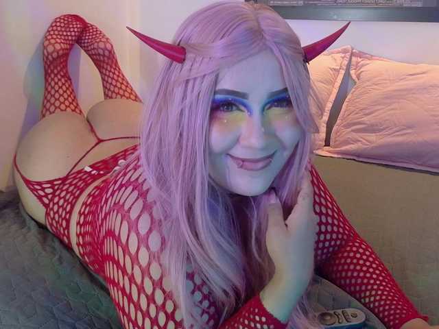 valkiriamoore live cam on BongaCams