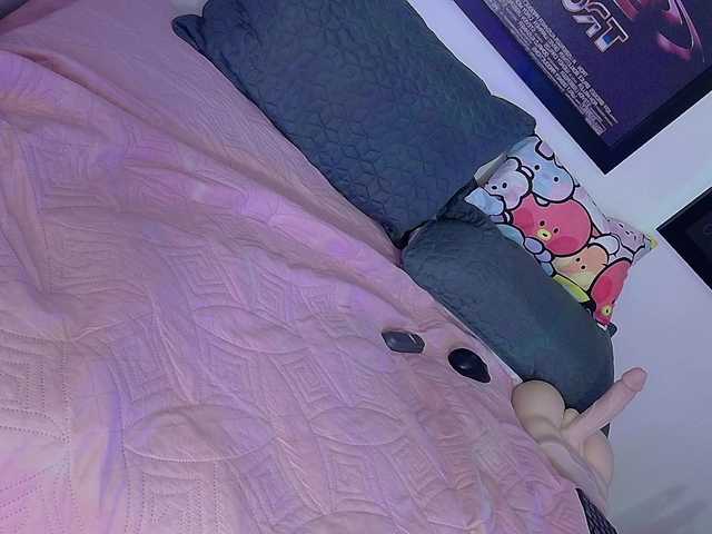 valkiriamoore live cam on BongaCams