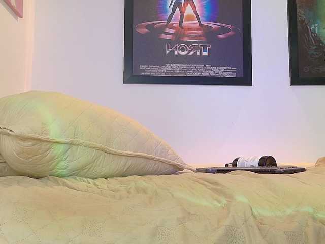 valkiriamoore live cam on BongaCams