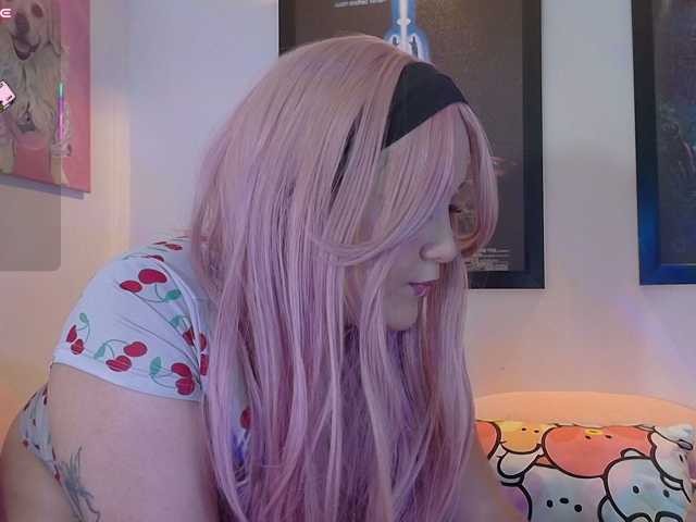 valkiriamoore live cam on BongaCams