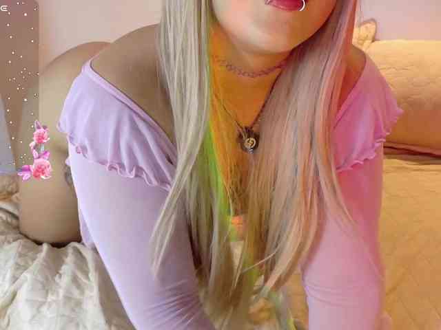 valkiriamoore webcam