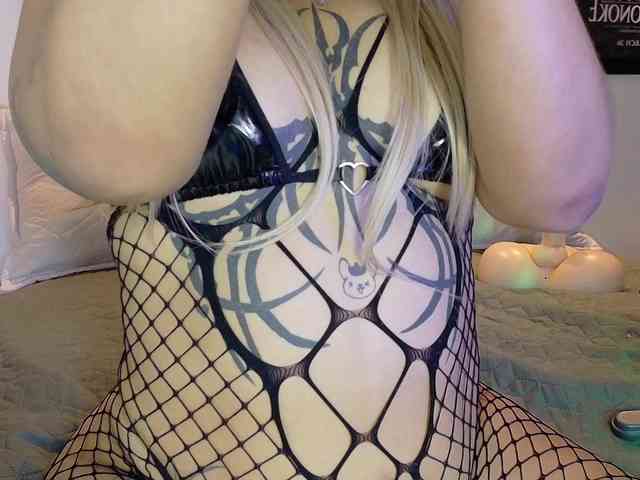 valkiriamoore webcam