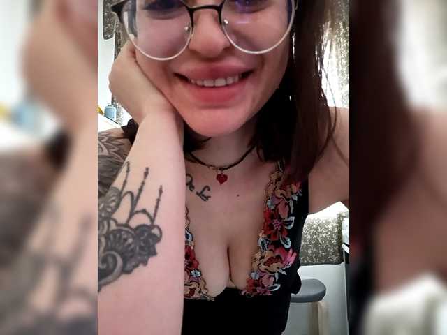 miss-l0ve's BongaCams show and profile