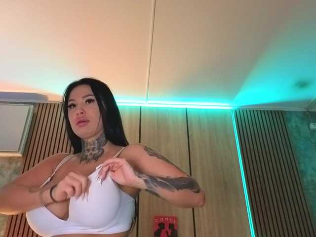 Sex chat gratuit in direct cu AngellBlackX pe BongaCams