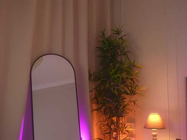 MiriamFoxx live cam on BongaCams