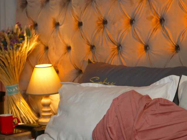 MiriamFoxx live cam on BongaCams