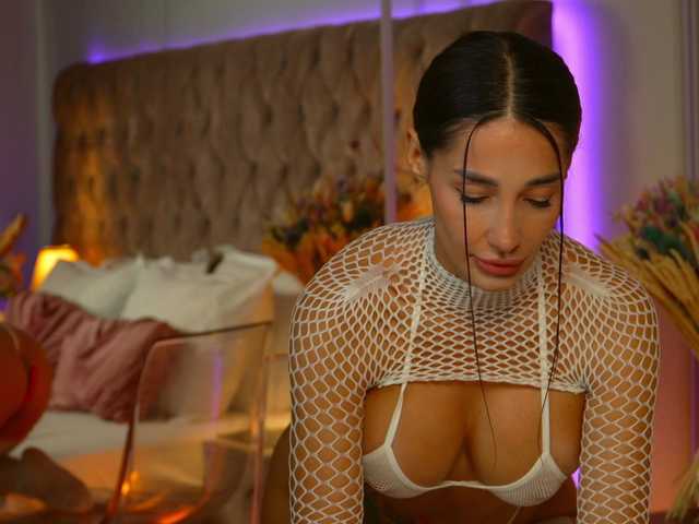 MiriamFoxx live cam on BongaCams