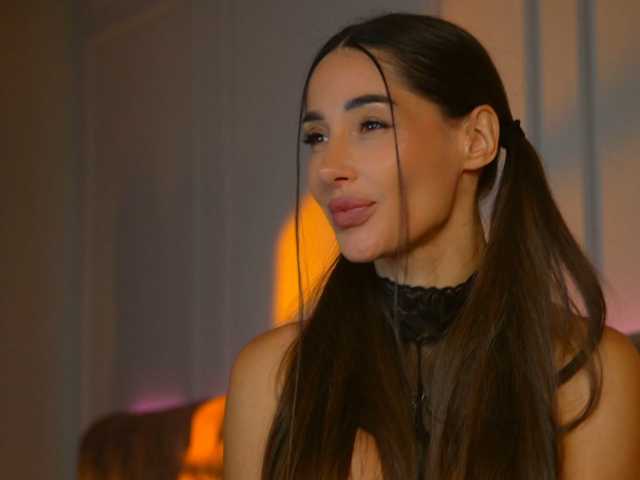 MiriamFoxx live cam on BongaCams