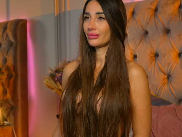 MiriamFoxx live cam on BongaCams
