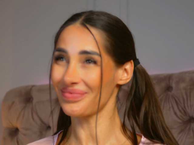 MiriamFoxx live cam on BongaCams