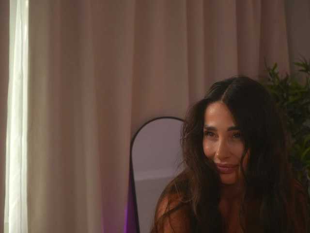 MiriamFoxx live cam on BongaCams