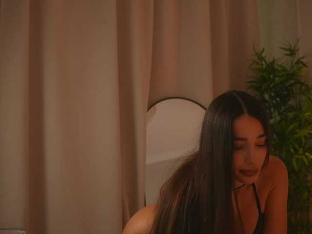 MiriamFoxx live cam on BongaCams