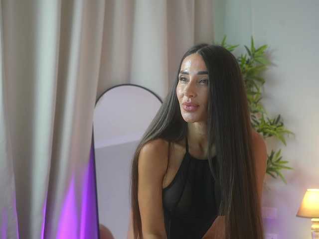 MiriamFoxx live webcam show