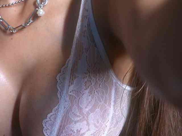 MiriamFoxx webcam